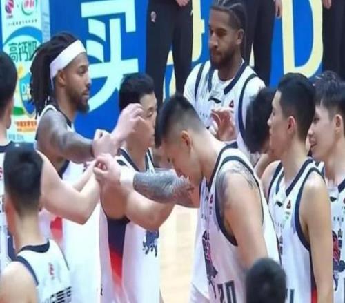 罗本与卡西,共揽贝肯鲍,尔杯双料大,开云体育平台,开云体育官方网站,开云体育登录入口,开云体育app下载