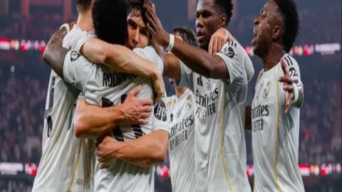 热刺与纽卡激战成平！罗梅罗双响神技，戈登点球锁定胜利！